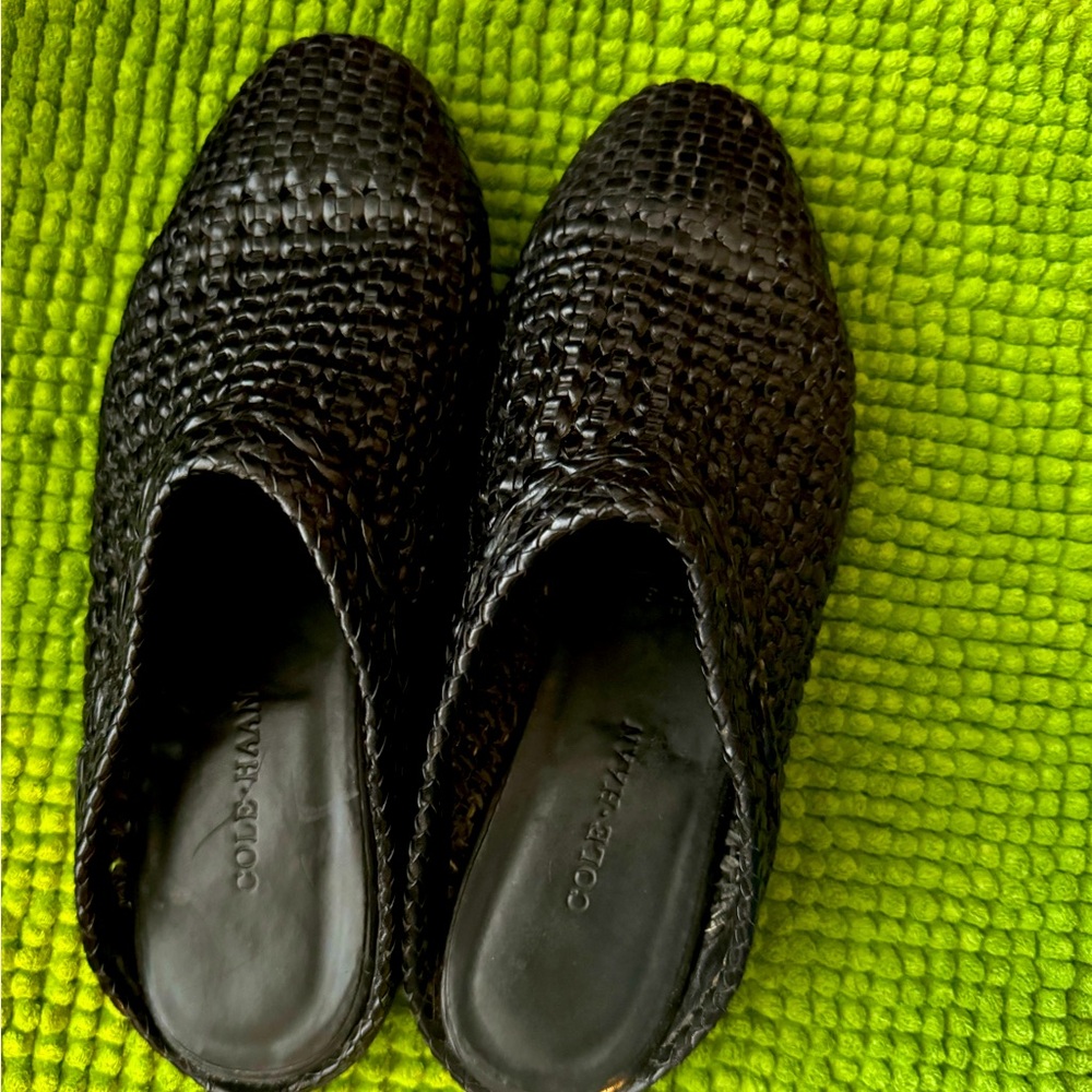 Cole Haan Men’s woven mesh mule size 9M. Black.